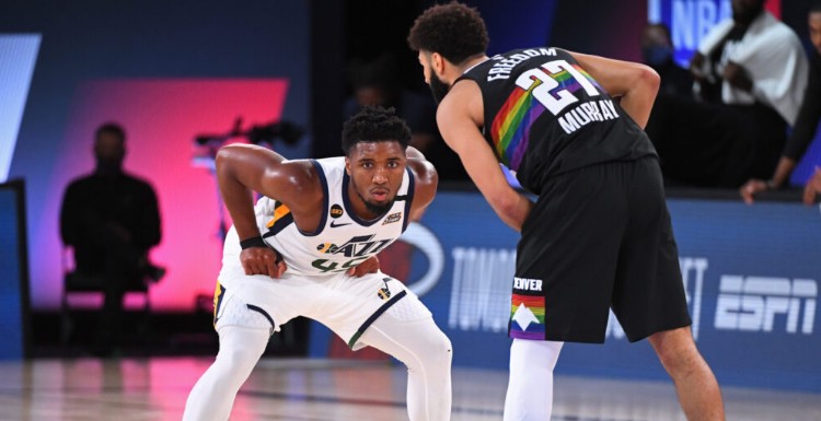 做出关键的 做出关键的